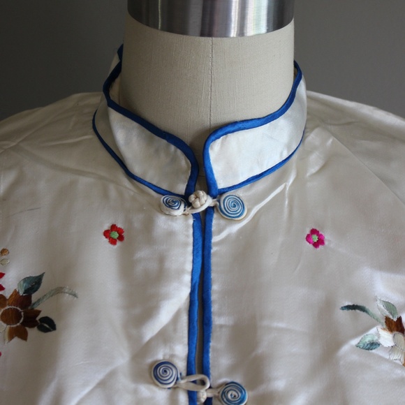 Vintage 100% silk Embroidered Chinese Pajamas - Picture 4 of 16